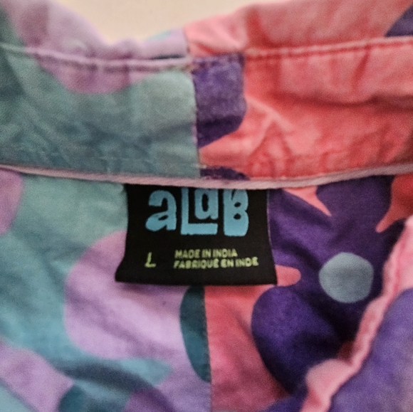 Alab funky flower asymmetrical short sleeve button down shirt - Picture 3 of 3